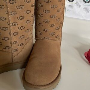 Almost brand new Uggs